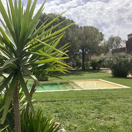 Le Patio, D Hotes Pour Adultes En Camargue, Possibilite De Naturisme A La Piscine, فندق مبيت وإفطار