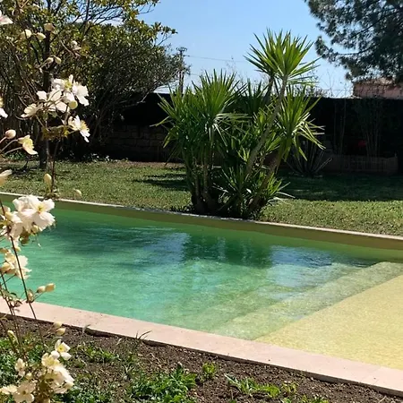 Le Patio, D Hotes Pour Adultes En Camargue, Possibilite De Naturisme A La Piscine, * אימארגואס
