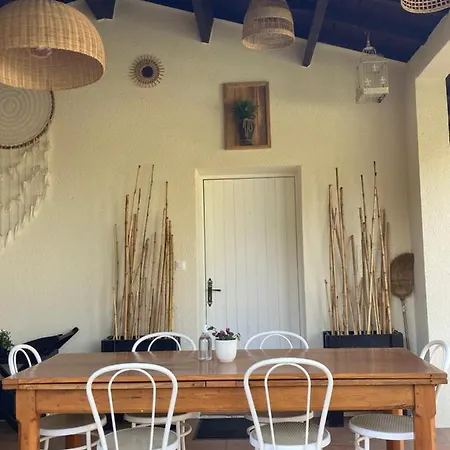 Le Patio, D Hotes Pour Adultes En Camargue, Possibilite De Naturisme A La Piscine, לינה וארוחת בוקר