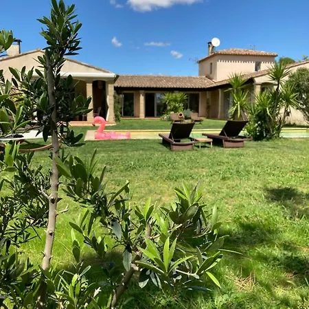 Le Patio, D Hotes Pour Adultes En Camargue, Possibilite De Naturisme A La Piscine, *