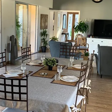 לינה וארוחת בוקר Le Patio, D Hotes Pour Adultes En Camargue, Possibilite De Naturisme A La Piscine, אימארגואס