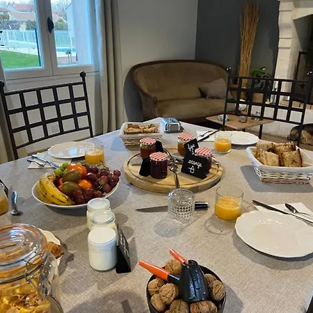 Le Patio, D Hotes Pour Adultes En Camargue, Possibilite De Naturisme A La Piscine, 4* Aimargues