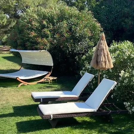 Le Patio, D Hôtes Pour Adultes En Camargue, Possibilité De Naturisme à La Piscine, Bed and breakfast 4*