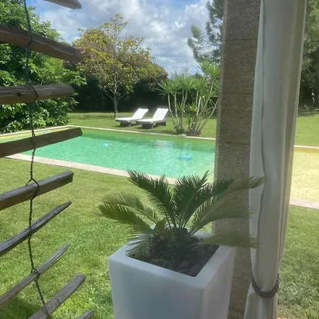 Le Patio, D Hôtes Pour Adultes En Camargue, Possibilité De Naturisme à La Piscine, *