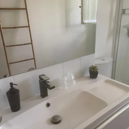 Le Patio, D Hotes Pour Adultes En Camargue, Possibilite De Naturisme A La Piscine, 4*