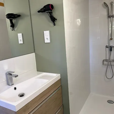 Le Patio, D Hotes Pour Adultes En Camargue, Possibilite De Naturisme A La Piscine, Nocleg ze śniadaniem 4*