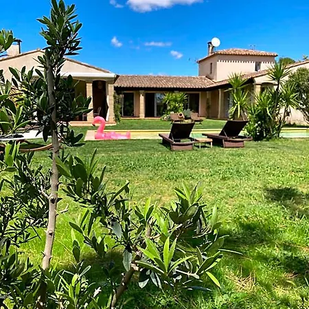 Le Patio, D Hotes Pour Adultes En Camargue, Possibilite De Naturisme A La Piscine, Nocleg ze śniadaniem