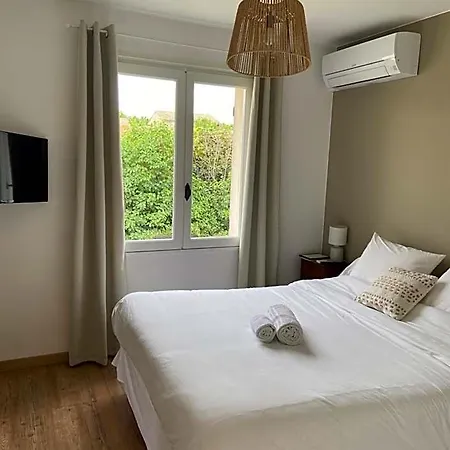 Le Patio, D Hotes Pour Adultes En Camargue, Possibilite De Naturisme A La Piscine, 4* Aimargues