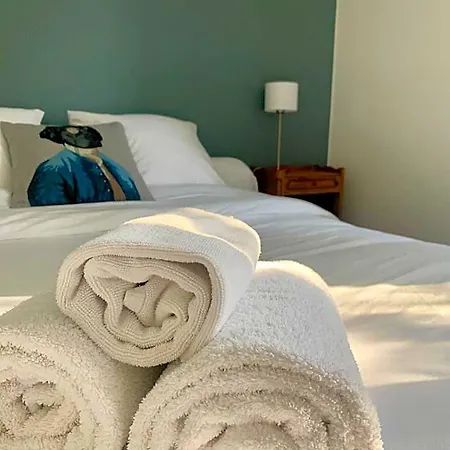 Nocleg ze śniadaniem Le Patio, D Hotes Pour Adultes En Camargue, Possibilite De Naturisme A La Piscine, 4*