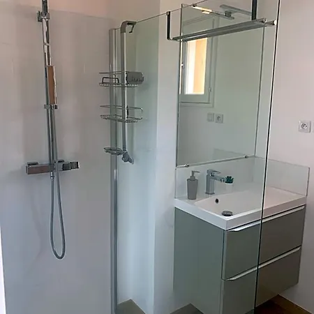 Le Patio, D Hotes Pour Adultes En Camargue, Possibilite De Naturisme A La Piscine, Aimargues