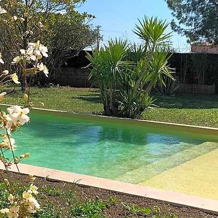 Le Patio, D Hotes Pour Adultes En Camargue, Possibilite De Naturisme A La Piscine, Aimargues